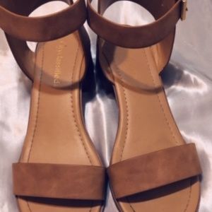 <3 Ankle strapped stacked tan sandal